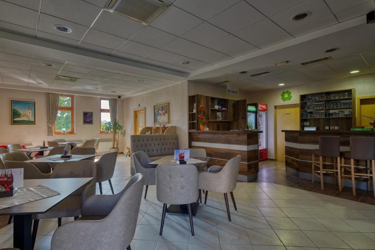 Garni Hotel Zvon ซเร็ตเช ภายนอก รูปภาพ