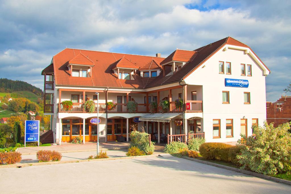 Garni Hotel Zvon ซเร็ตเช ภายนอก รูปภาพ