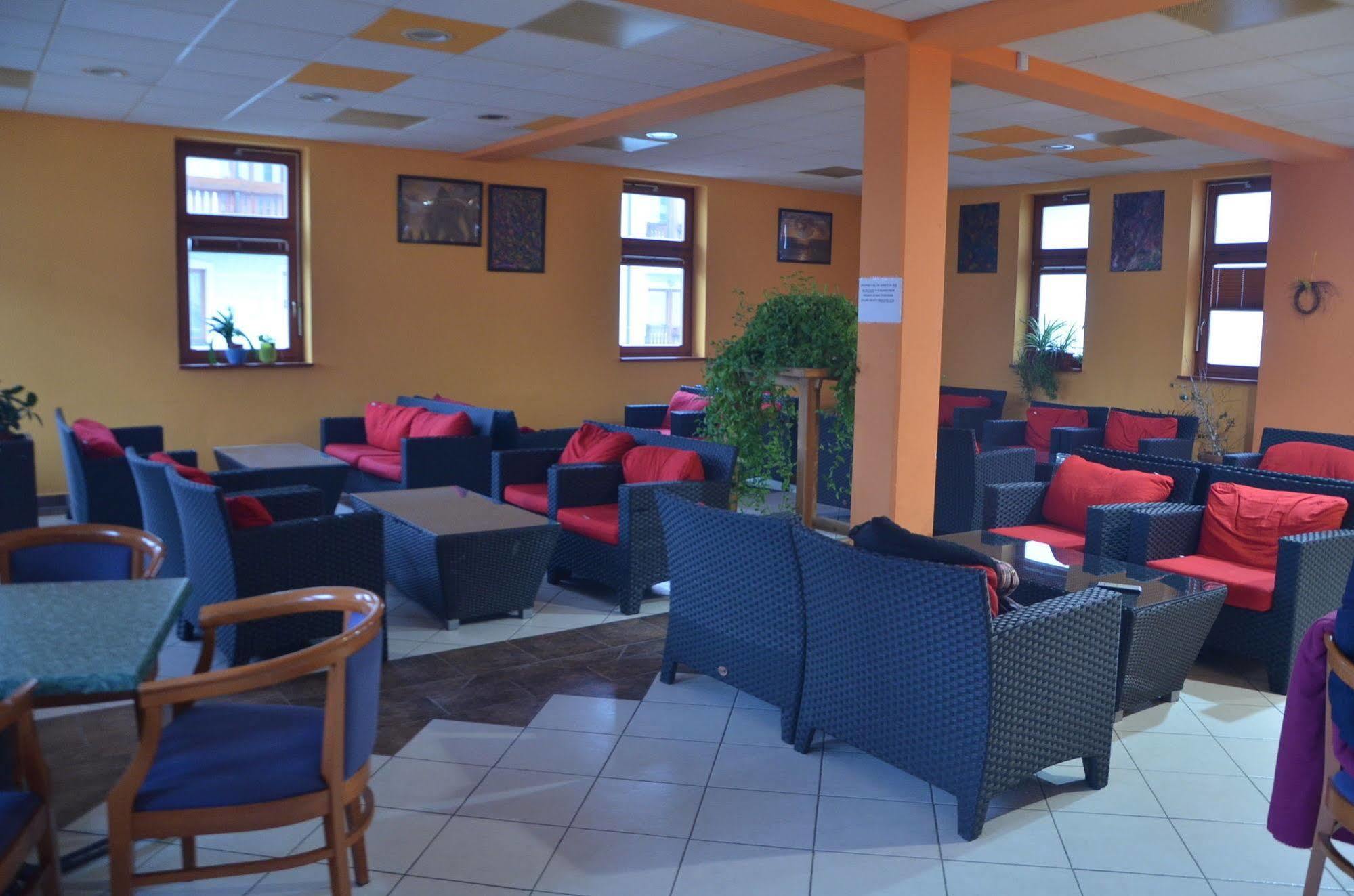 Garni Hotel Zvon ซเร็ตเช ภายนอก รูปภาพ
