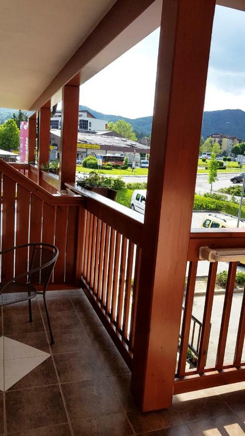 Garni Hotel Zvon ซเร็ตเช ภายนอก รูปภาพ